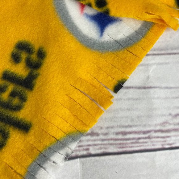 Pittsburgh Steelers Fleece Fringed Scarf - Picture 2 of 4